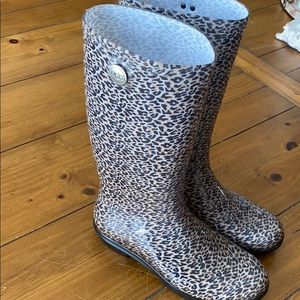 UGG SHAYE LEOPARD Rain boots size 8, never worn!